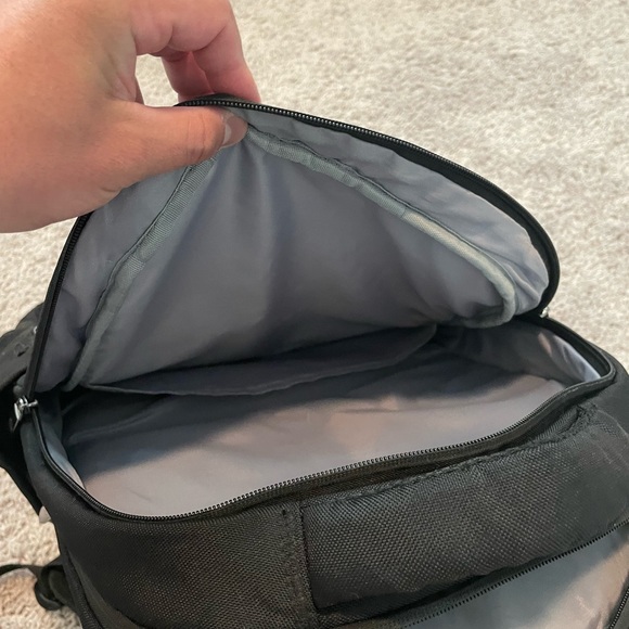 Laptop backpack - Picture 3 of 8